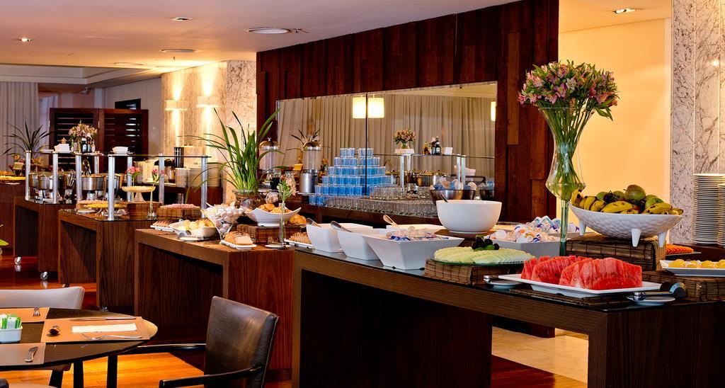 Florianópolis Majestic Palace Hotel מראה חיצוני תמונה A buffet at a hotel