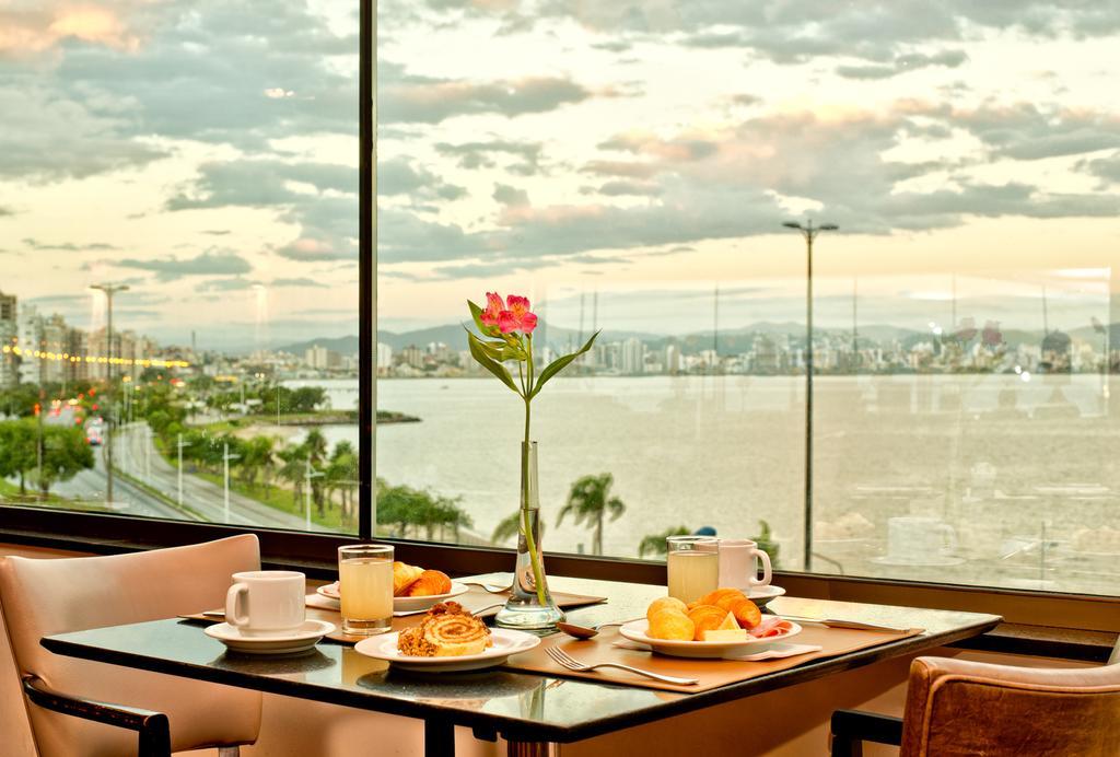 Florianópolis Majestic Palace Hotel מראה חיצוני תמונה View from the hotel