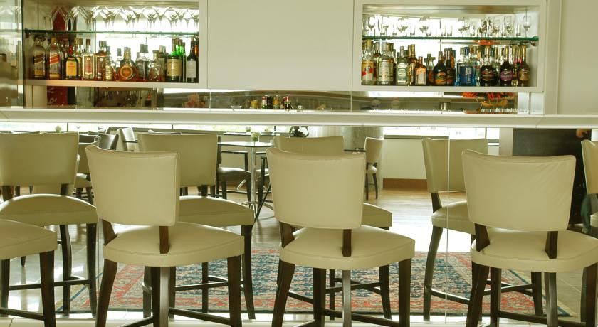 Florianópolis Majestic Palace Hotel מראה חיצוני תמונה The bar at the 2006 London Hilton on Park Street