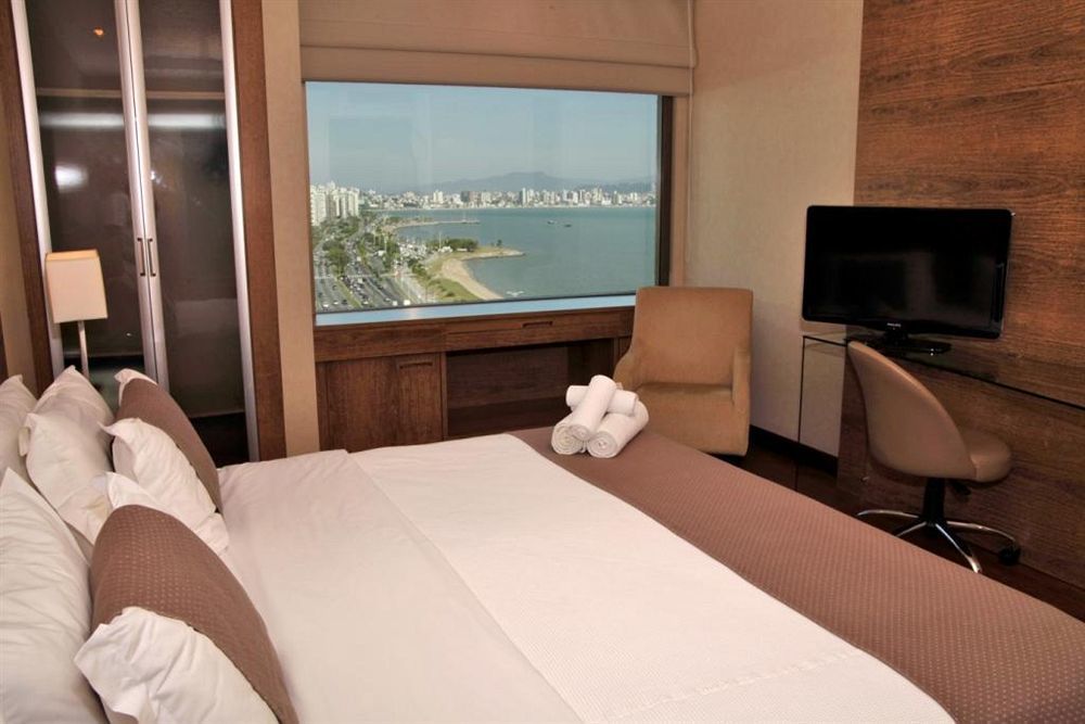Florianópolis Majestic Palace Hotel מראה חיצוני תמונה A room at the hotel